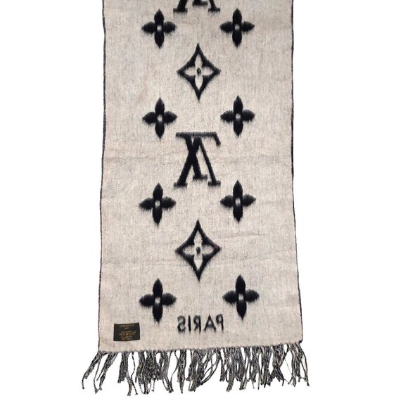 LOUIS VUITTON LV Reykjavik Black & Grey Reversible Scarf - Picture 10 of 13